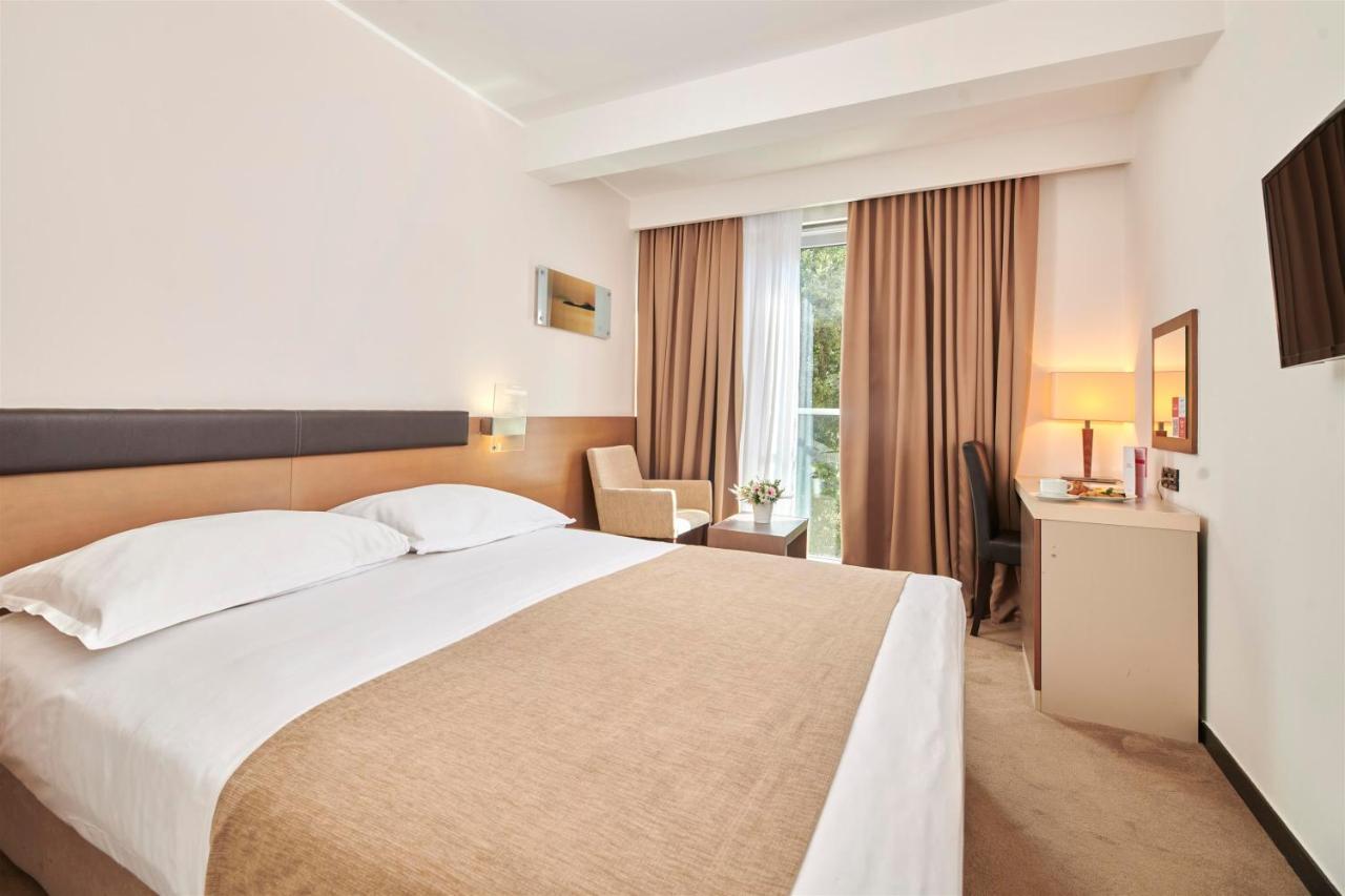 Hotel Molindrio Plava Laguna ポレッチ エクステリア 写真